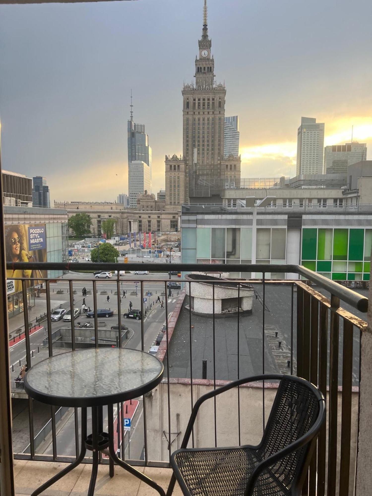 Butas Ohmyhome-zlota View Warsaw